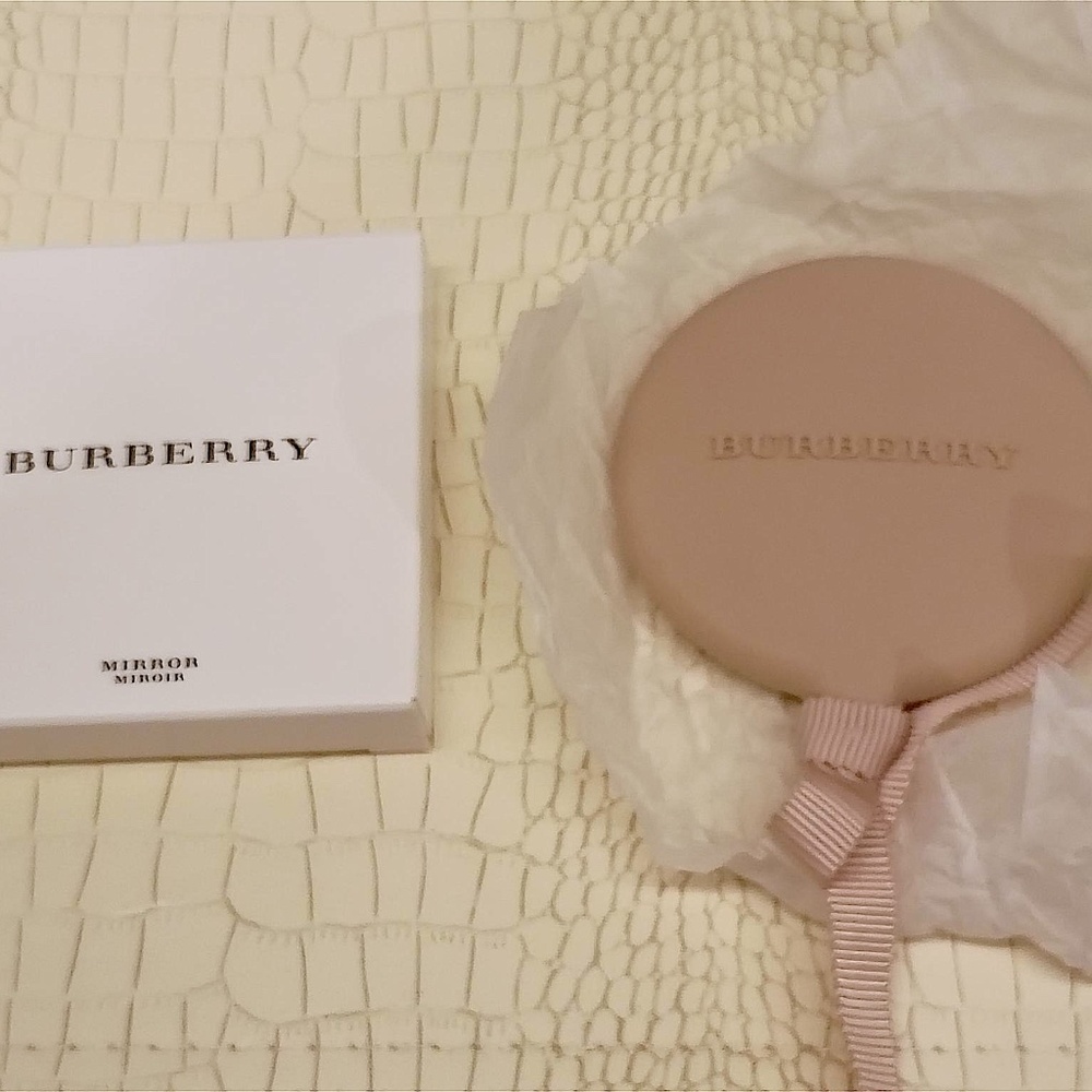Limted Edition Burberry Pinkish Tan Compact Mirror - NEW In Box GWP